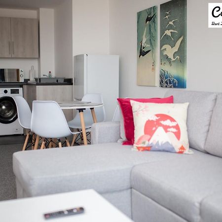 Cocooonstays Short Lets & Accommodation סלאו מראה חיצוני תמונה