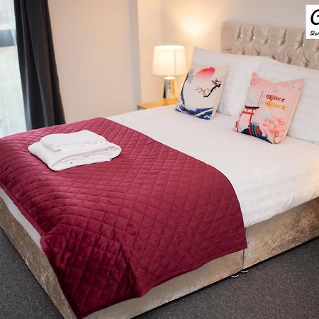 Cocooonstays Short Lets & Accommodation סלאו מראה חיצוני תמונה