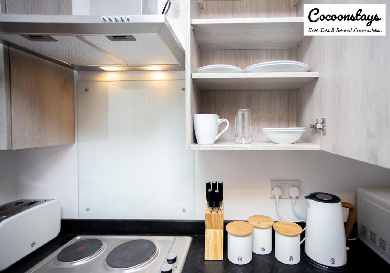 Cocooonstays Short Lets & Accommodation סלאו מראה חיצוני תמונה